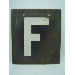 SNCF plaque F franchissable