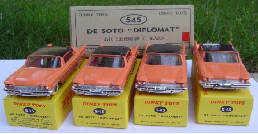 SOLIDO ANCIEN:PRÉSENTOIR EN CARTON NOUVEAUTÉ DU MOI NO DINKY